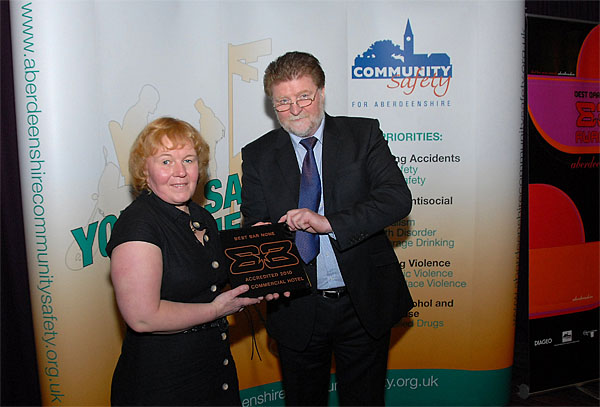 Commercial Hotel receives award